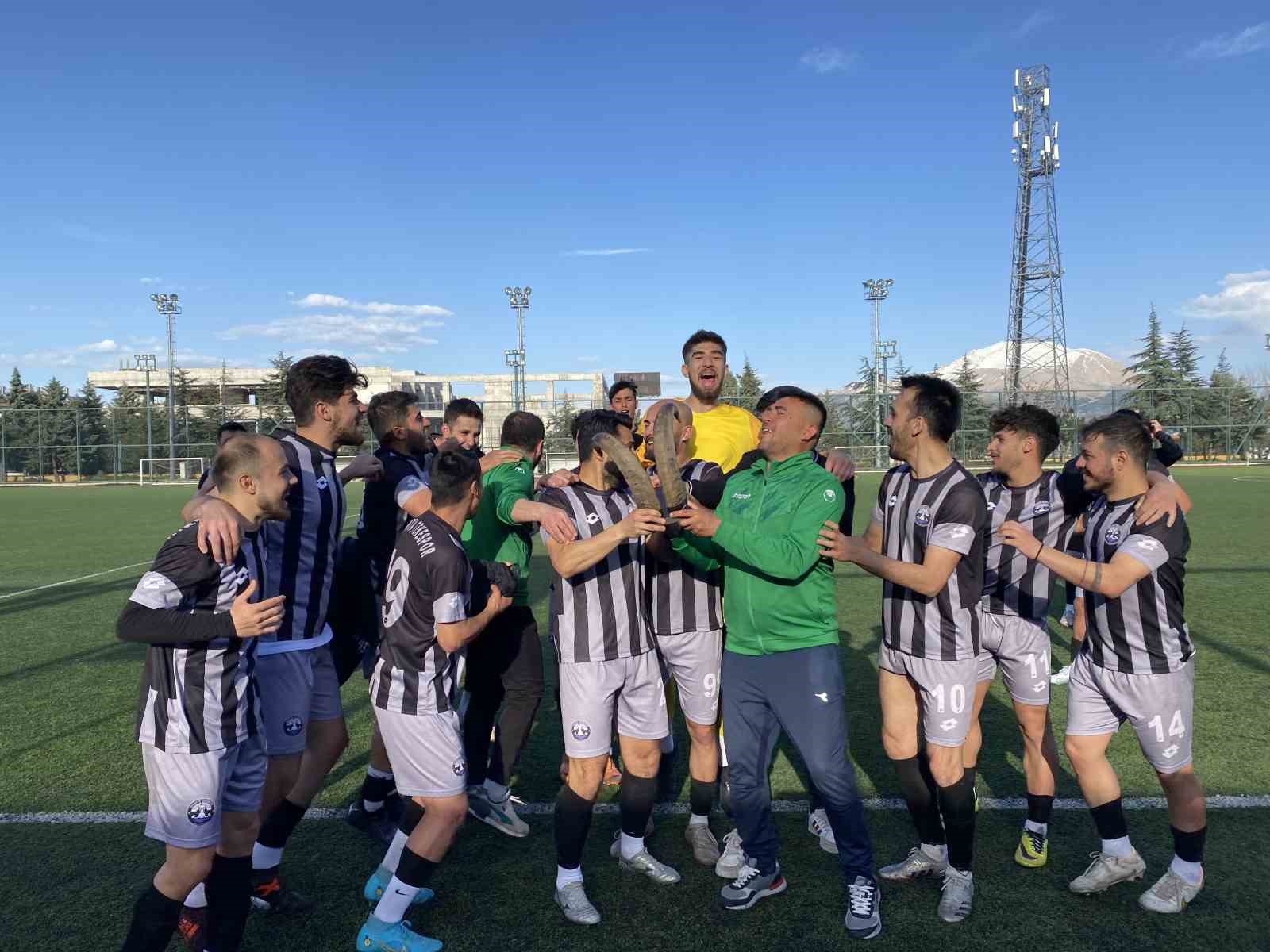 ISPARTA 1. AMATÖRDE ŞAMPİYON TEKESPOR