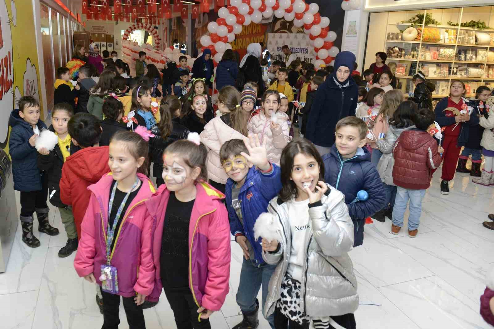 SPARTA BELEDİYESİ, 23 NİSAN ULUSAL EGEMENLİK VE ÇOCUK BAYRAMI ETKİNLİKLERİNİ