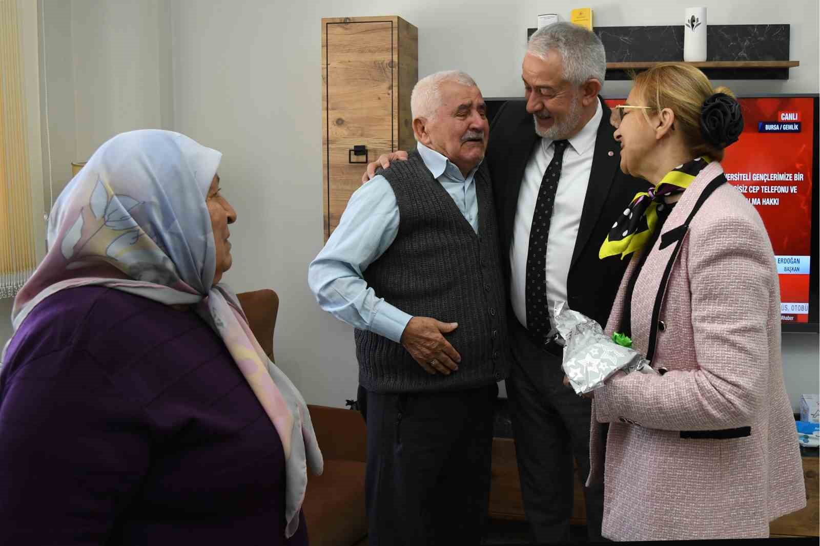 ISPARTA BELEDİYE BAŞKANI ŞÜKRÜ BAŞDEĞİRMEN, EŞİ ŞADİYE BAŞDEĞİRMEN İLE BİRLİKTE