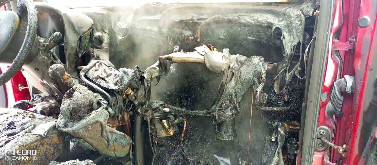 EKİPLERİN MÜDAHALESİ SONUCU YANGIN KISA SÜREDE KONTROL ALTINA ALINDI. ÖTE