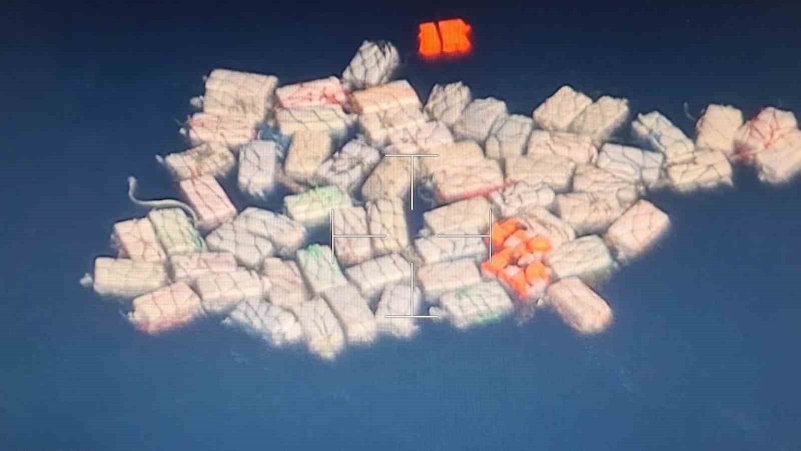 İTALYA'NIN KATANYA ŞEHRİ AÇIKLARINDA PAKETLENMİŞ HALDE DENİZE ATILAN VE PİYASA