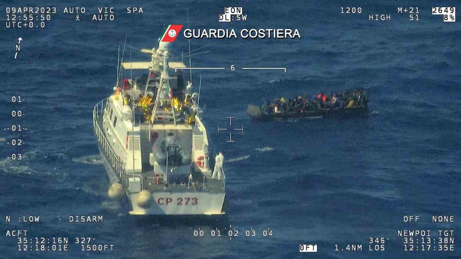 İTALYA’DA AKDENİZ ÜZERİNDEN DEVAM EDEN DÜZENSİZ GÖÇMEN AKINI NEDENİYLE OHAL