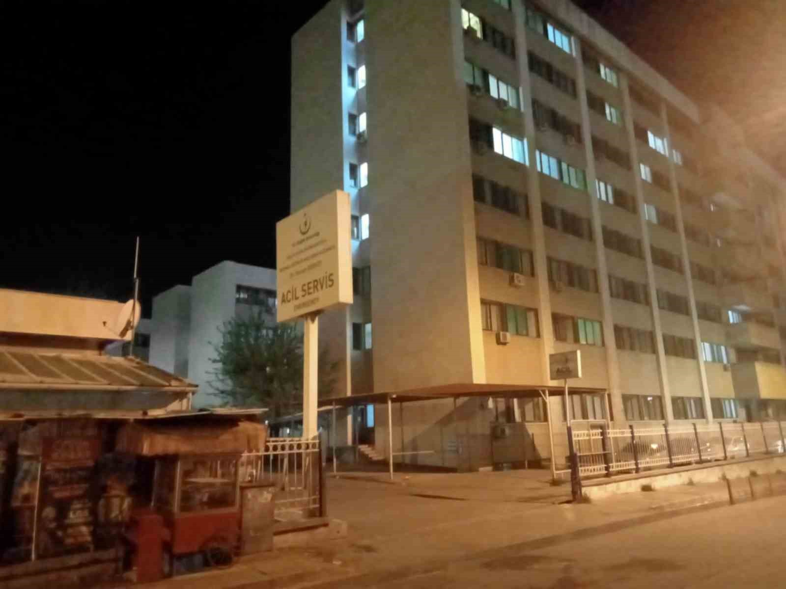 İZMİR'DE SİLAHLI SALDIRI SONUCU BİR KİŞİ HAYATINI KAYBETTİ.