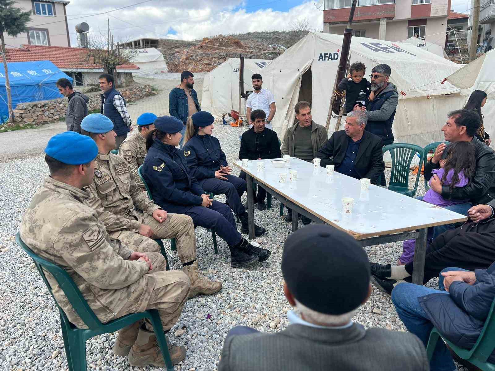 MALATYA’NIN DOĞANŞEHİR İLÇESİNDE ÇADIR KENT ZİYARETİNDE BULUNAN  İL JANDARMA