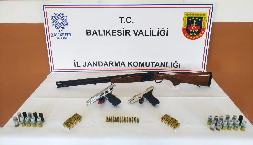 BALIKESİR İL JANDARMA TARAFINDAN YAPILAN OPERASYONDA SİLAH VE MÜHİMMAT İMAL
