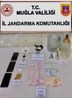 MUĞLA’NIN MİLAS İLÇESİNDE UYUŞTURUCU SATTIĞI İDDİASI İLE TAKİBE ALINAN ŞAHISLAR