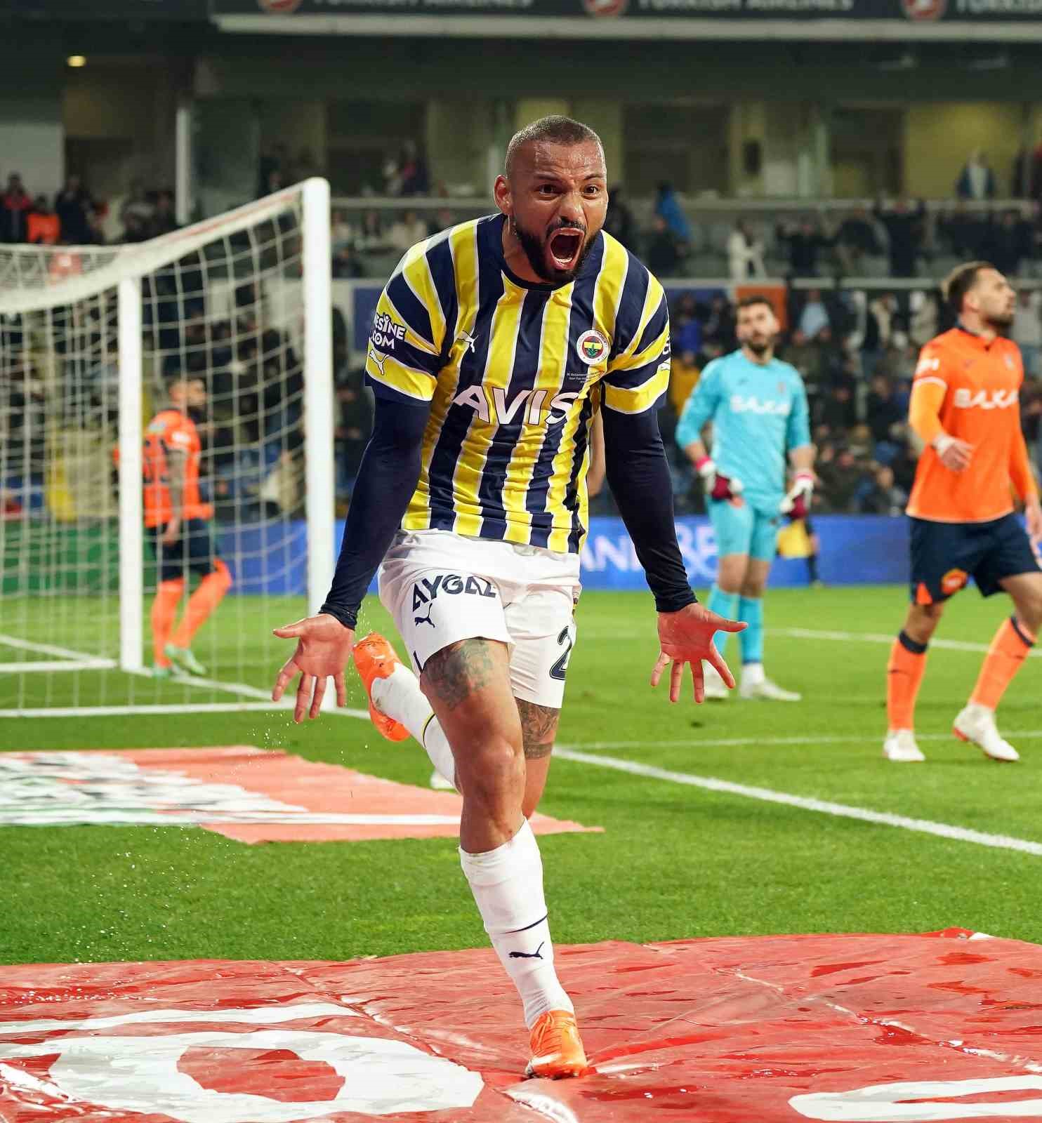 MEDİPOL BAŞAKŞEHİR DEPLASMANDA KARŞILAŞAN FENERBAHÇE’DE JOAO PEDRO, TAKIMININ GOLLERİNE İMZA