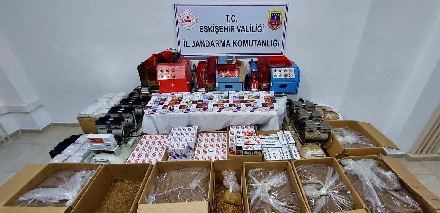 ESKİŞEHİR’DE JANDARMA TARAFINDAN KAÇAK SİGARA SATTIĞI TESPİT EDİLEN 2 ŞÜPHELİNİN