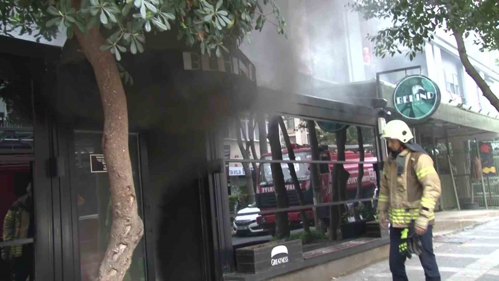 KADIKÖY’DE SABAH SAATLERİNDE ÇIKAN YANGIN KORKUTTU