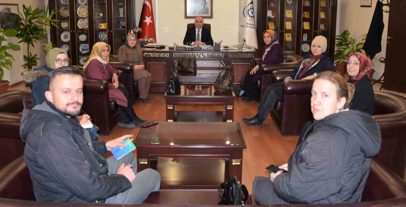 SALTUKLU KADIN KOOPERATİFİ’NİN BAŞKANI HÜLYA SALTUKLU VE KOOPERATİF YÖNETİM KURULU