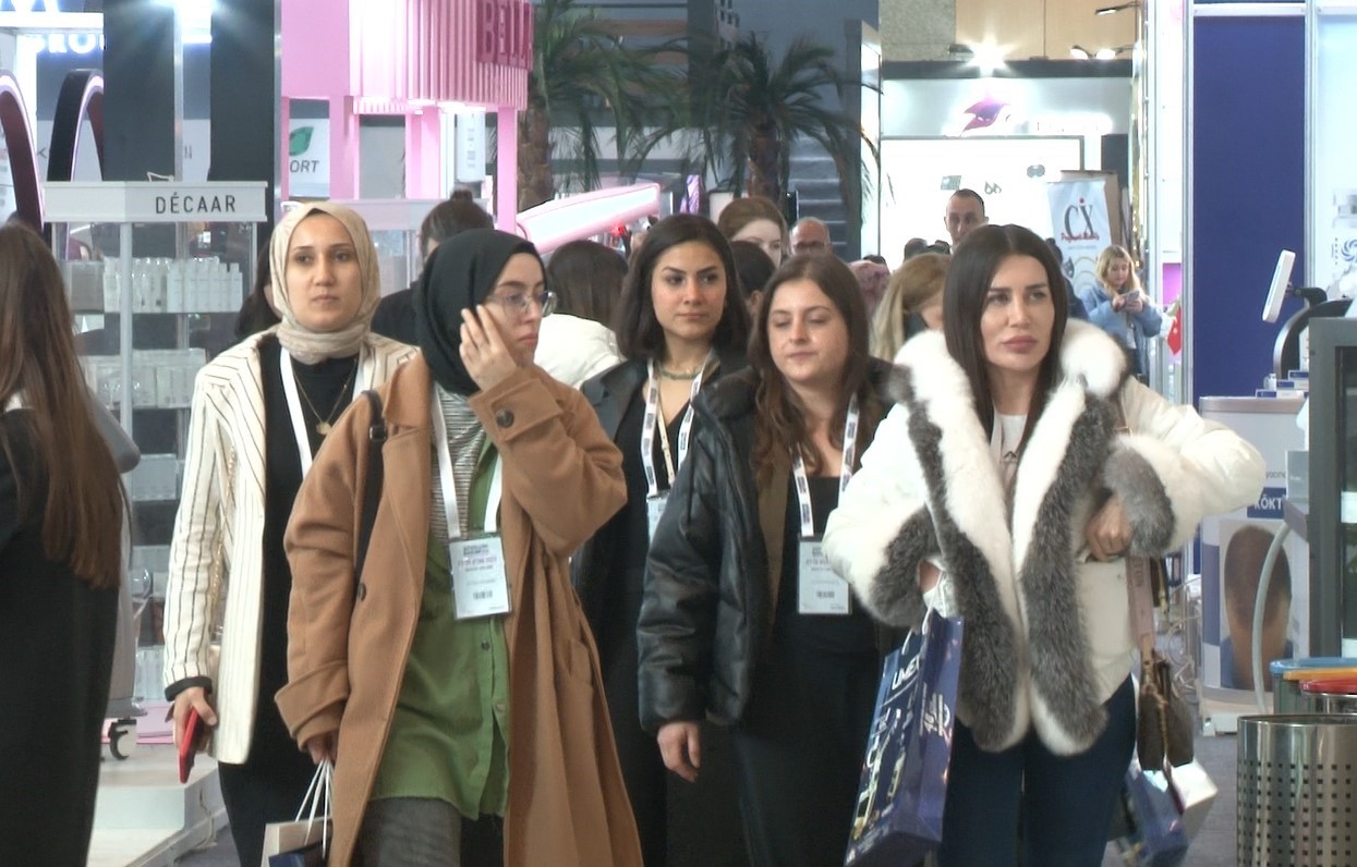 Kadınlardan güzellik ve kozmetik ürünlerine yoğun ilgi