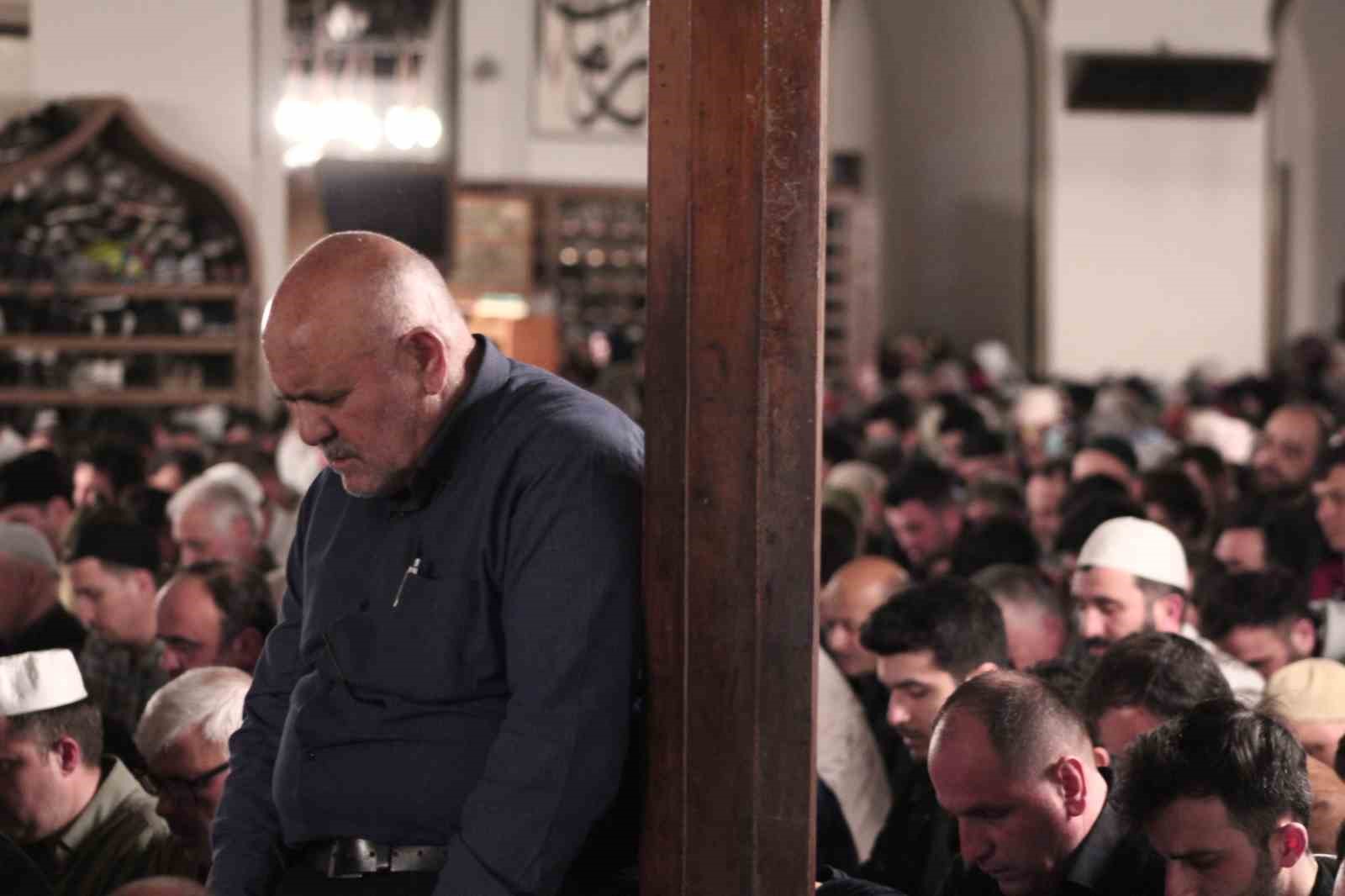 BİN AYDAN DAHA HAYIRLI OLAN KADİR GECESİ'NDE BURSA'DA BAŞTA ULU