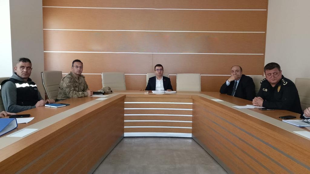 KAĞIZMAN’DA SEÇİM GÜVENLİĞİ TOPLANTISI KAYMAKAM OKAN DAŞTAN BAŞKANLIĞI’NDA YAPILDI(KARS-İHA)