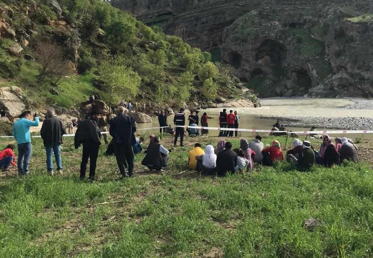 ADIYAMAN’IN KAHTA İLÇESİNDE KAHTA ÇAYI'NA GİREN 17 YAŞINDAKİ GENÇ HAYATINI