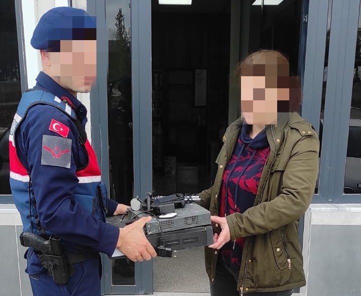 OSMANİYE’DE BİR KAMU BİNASINDAN ÇALINAN 40 BİN LİRA DEĞERİNDEKİ CİHAZLAR