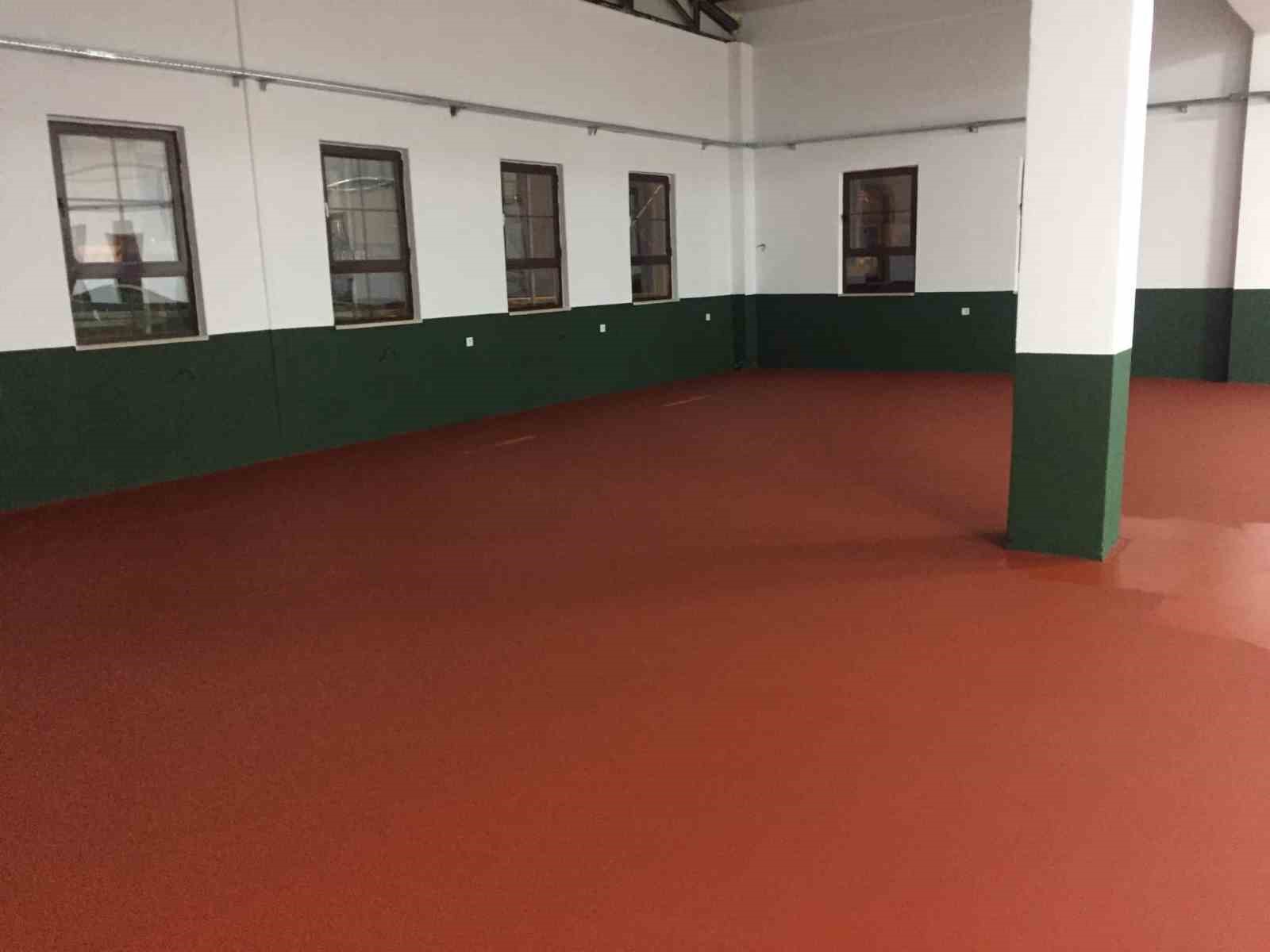 BİLECİK’İN OSMANELİ İLÇESİNDE BULUNAN SPOR SALONLARINDA YENİLEME ÇALIŞMALARI YAPILARAK VATANDAŞLARIN