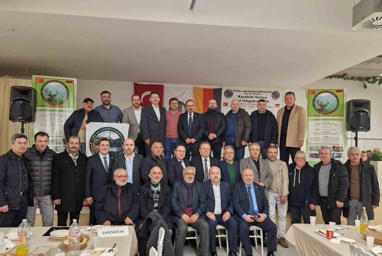 ALMANYA'DA YAŞAYAN KARABÜKLÜ GURBETÇİLER GLADBECK ŞEHRİNDE DÜZENLENEN İFTAR PROGRAMINDA BİR
