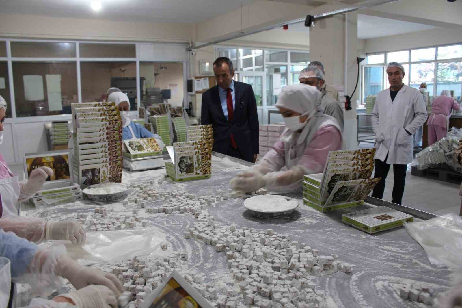 KARABÜK TARIM VE ORMAN MÜDÜRLÜĞÜ EKİPLERİ RAMAZAN BAYRAMI ÖNCESİ TATLI