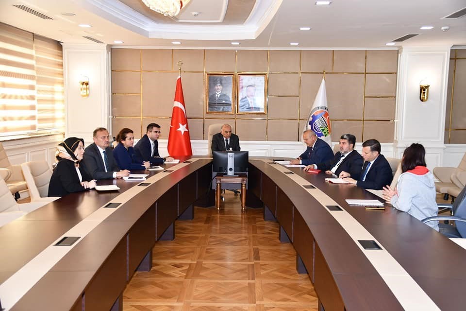 KARABÜK VALİLİĞİ TARAFINDAN HALK TOPLANTISI DÜZENLENDİ.