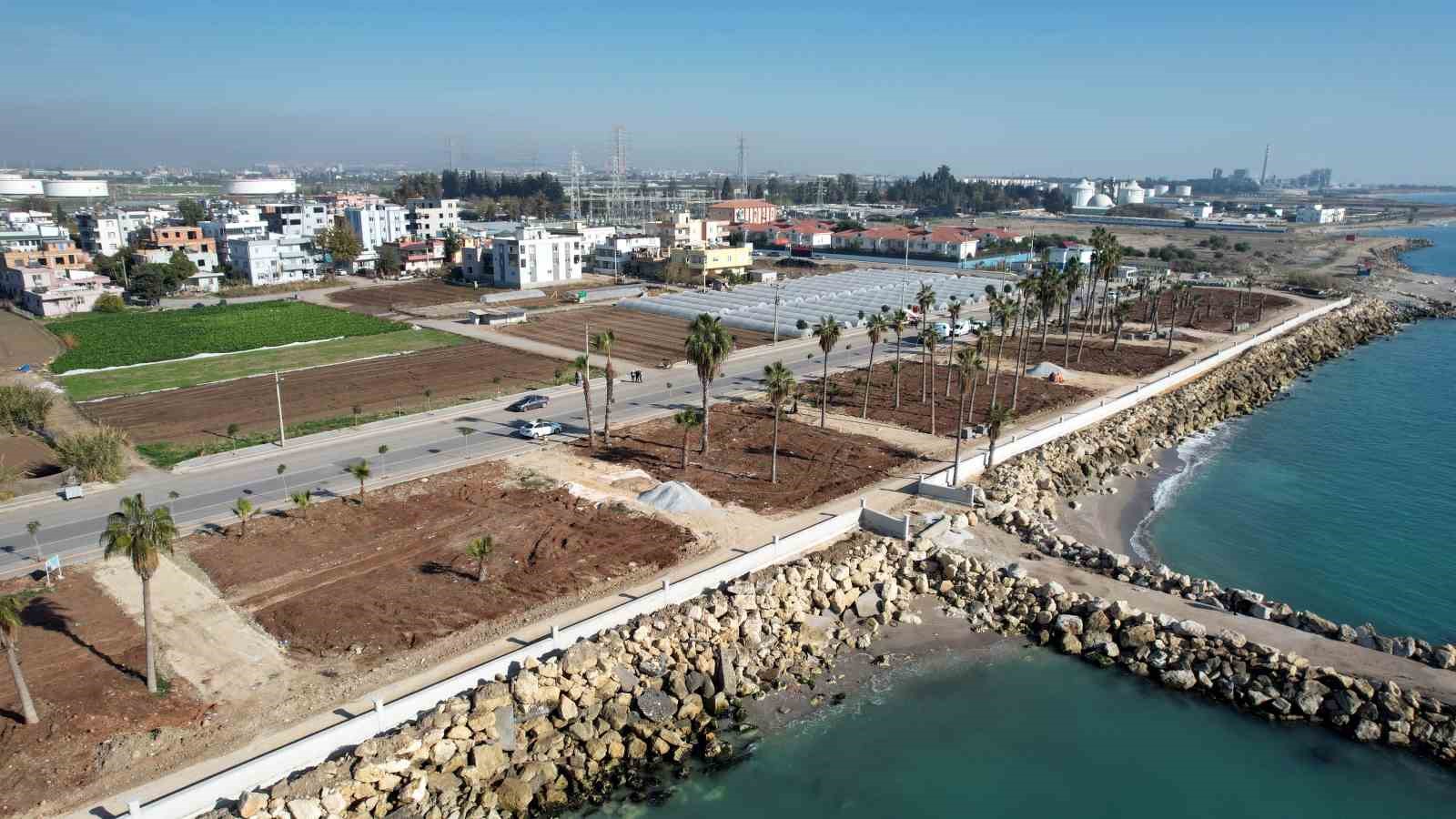MERSİN'İN MERKEZ İLÇE AKDENİZ BELEDİYESİNİN, KARADUVAR MAHALLESİ’NDE DENİZİN HEMEN KENARINDA