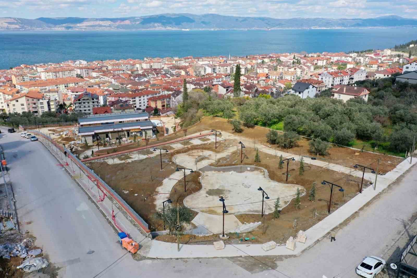 KOCAELİ BÜYÜKŞEHİR BELEDİYESİ TARAFINDAN YAPILAN KARAMÜRSEL MİLLET BAHÇESİ’NDE ÇALIŞMALAR SÜRÜYOR.