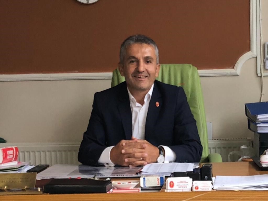 DÜZCE VETERİNER HEKİMLERİ ODASI YÖNETİM KURULU BAŞKANI ŞERİF ALİ KARANFİL,