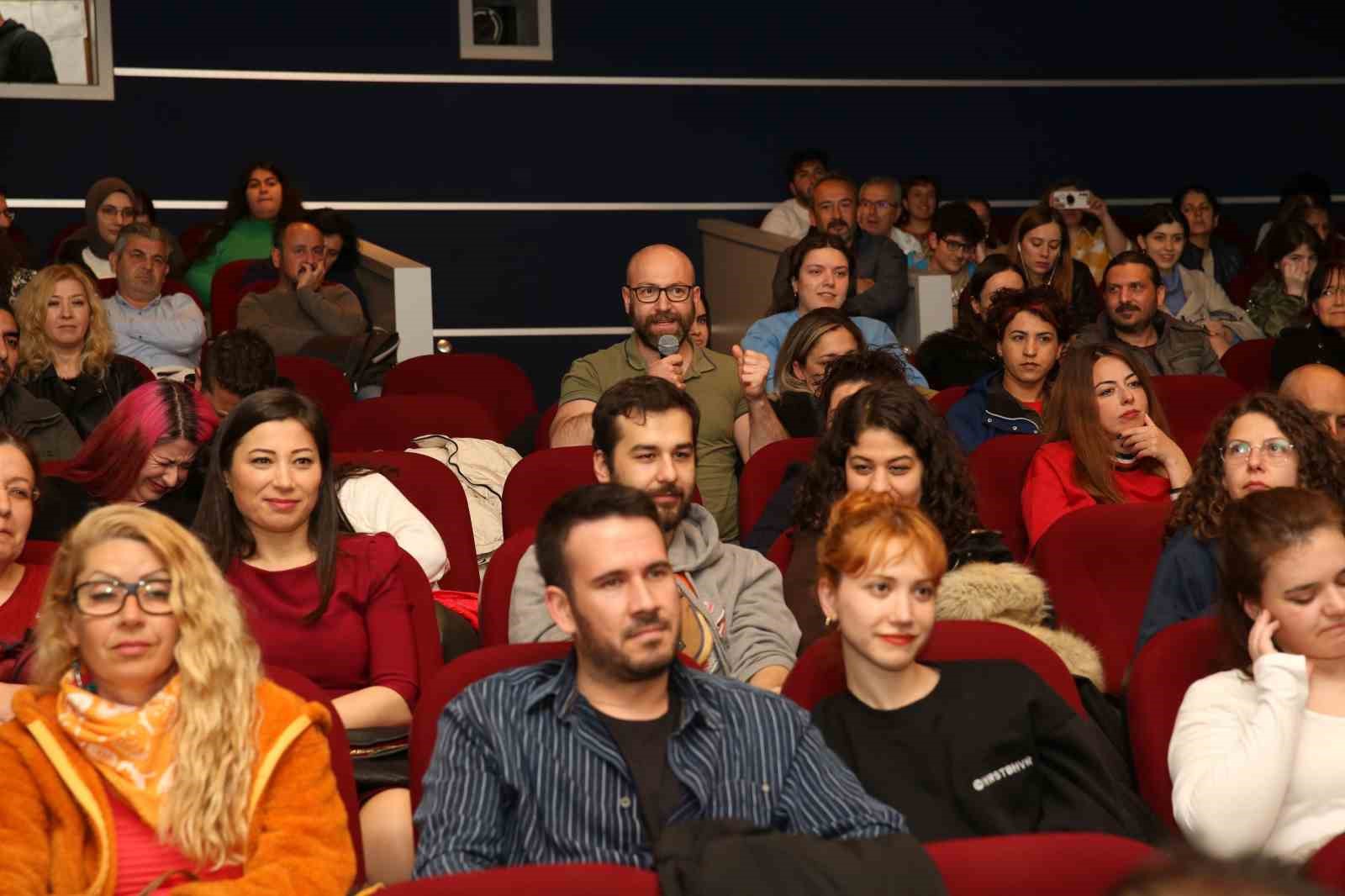 NİLÜFER BELEDİYESİ, ÖZCAN ALPER’İN 59. ANTALYA ALTIN PORTAKAL FİLM FESTİVALİ’NDE