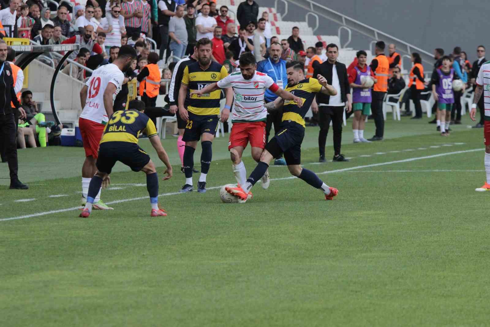 TFF 3. LİG 1. GRUP EKİPLERİNDEN KARŞIYAKA’DA FORMA GİYEN MUSTAFA