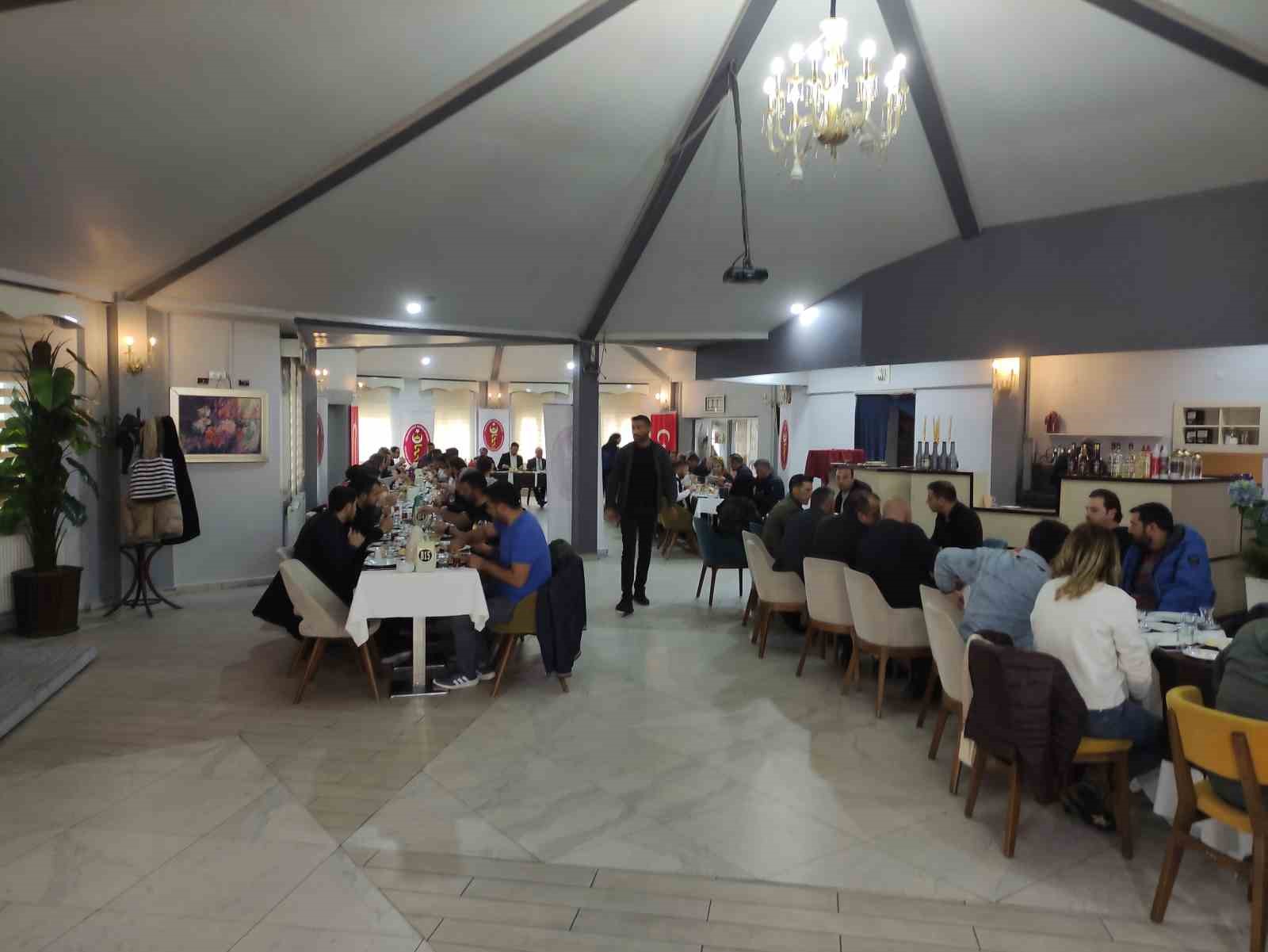 KARS’TA, “DÜNYA VETERİNER HEKİMLER GÜNÜ” ÇERÇEVESİNDE VETERİNER HEKİMLER KAHVALTIDA BİR
