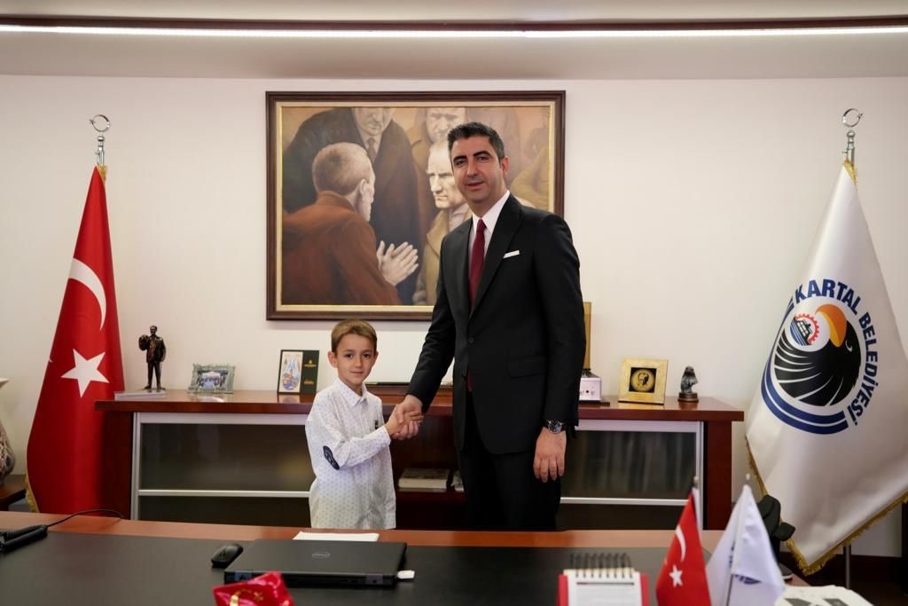 GÜNÜN SÜRPRİZ ETKİNLİĞİ, KARTAL BELEDİYE BAŞKANI GÖKHAN YÜKSEL’İN MALATYALI BİR
