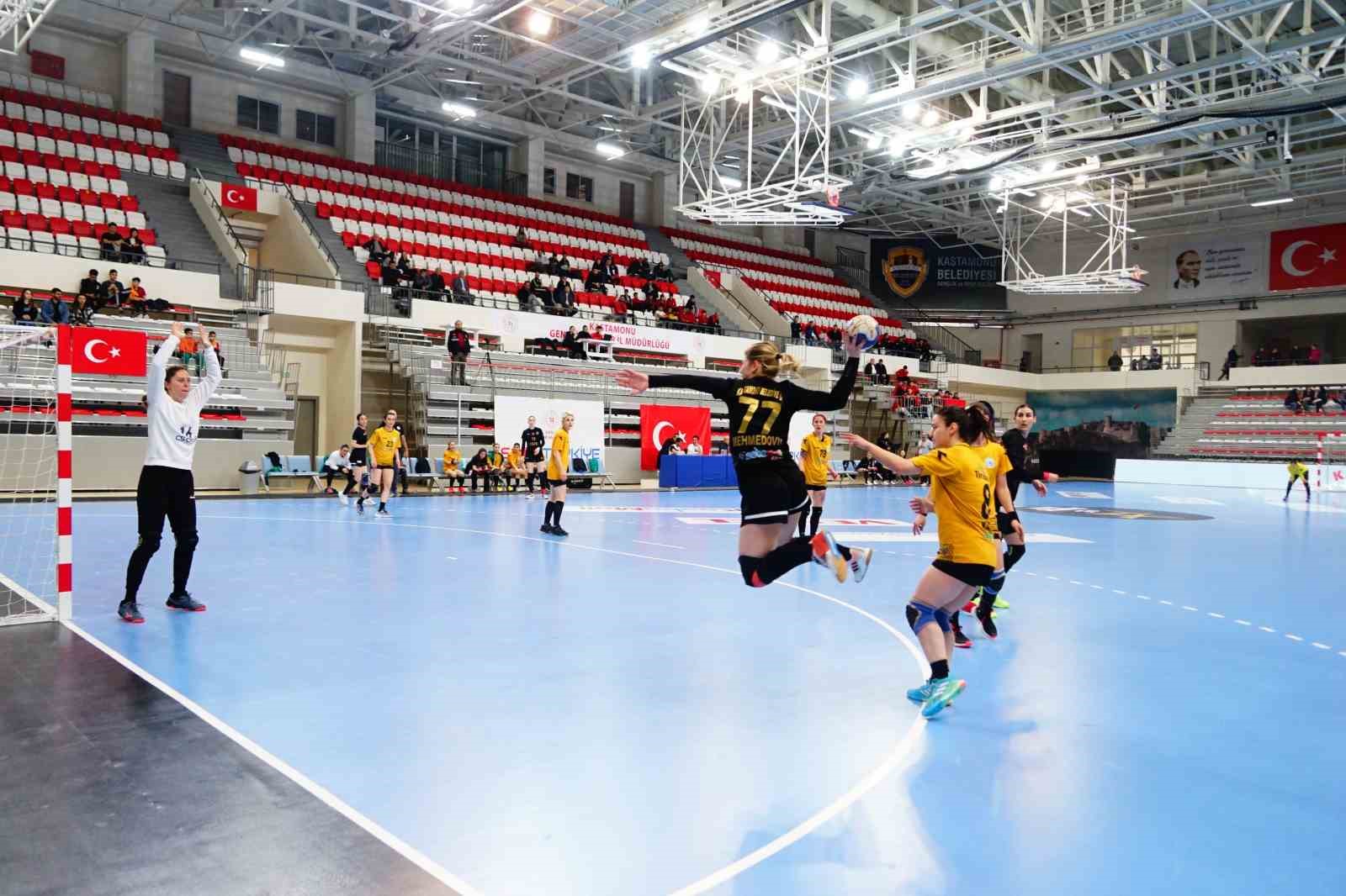 KADINLAR HENTBOL SÜPER LİGİ PLAY-OFF İKİNCİ KARŞILAŞMASINDA KASTAMONU BELEDİYESİ KADIN