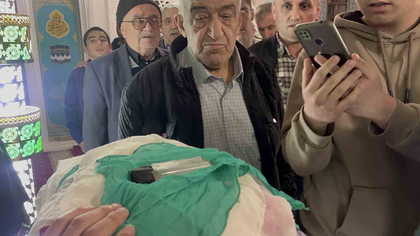 KASTAMONU’DA RAMAZAN BAYRAMI ÖNCESİNDE ZİYARETE AÇILAN HAZRETİ MUHAMMED'İN SAKAL-I ŞERİF’İNİ