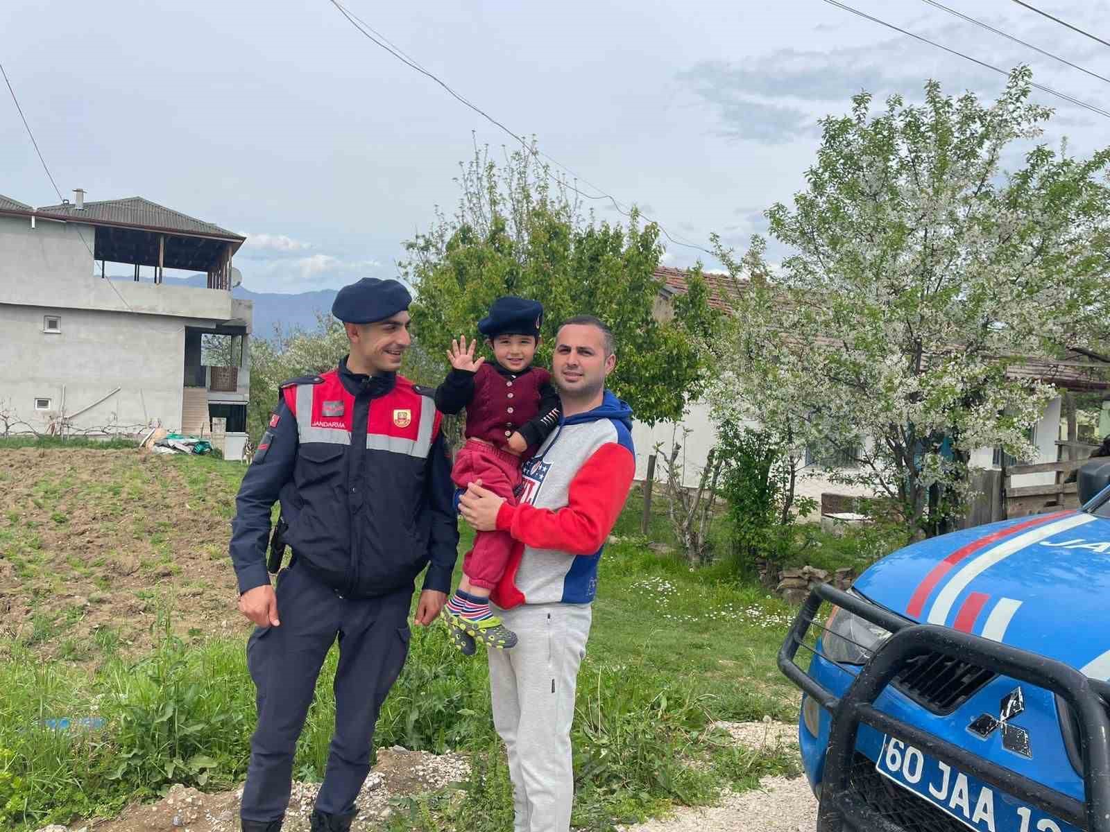 TOKAT'IN ÇAKIR KÖYÜNDE KAYBOLAN ÇOCUĞUN BULUNMASI İÇİN KÖY HALKI SEFERBER