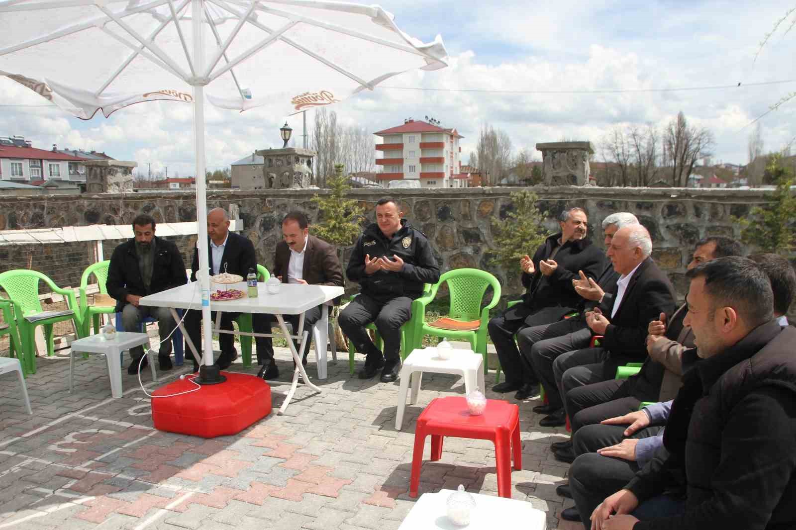 MUŞ’UN MALAZGİRT KAYMAKAMI GÖKSU BAYRAM VE BELEDİYE BAŞKANI CENGİZ ALTIN,
