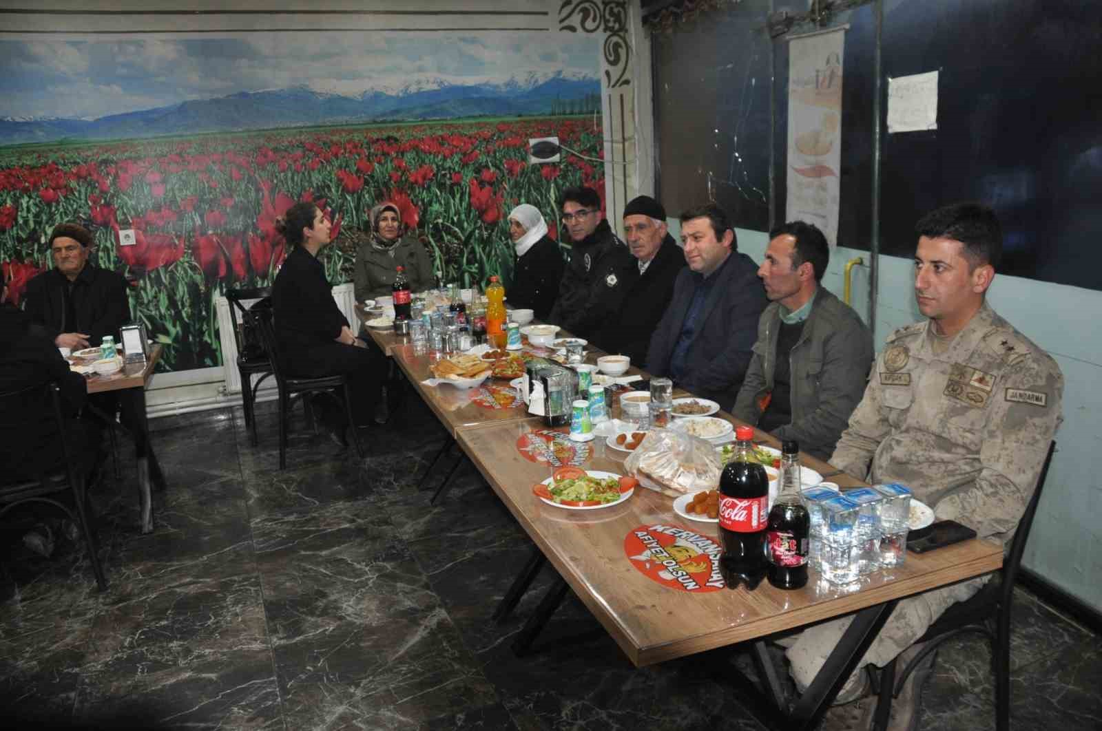 MUŞ’UN BULANIK KAYMAKAMI OĞUZHAN OCAK, ŞEHİT AİLELERİ VE GAZİLERLE İFTAR