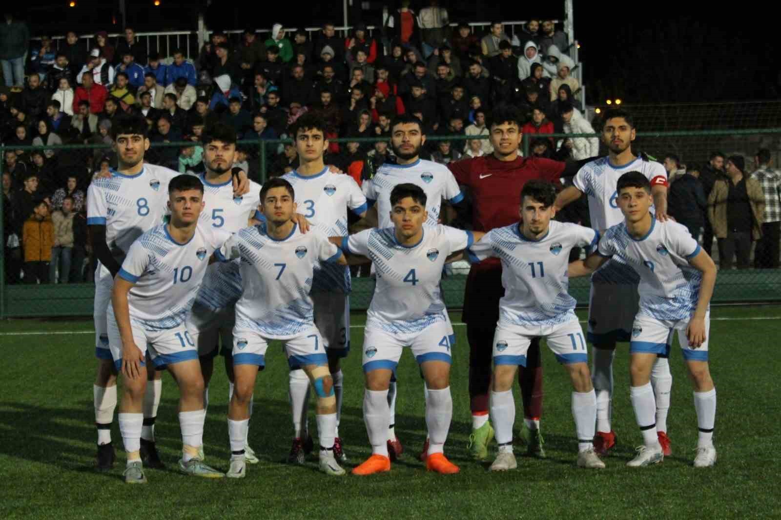 KAYSERİ ATLETİKSPOR, PLAYOUT MAÇINDA DEVELİGÜCÜ'NÜ MAĞLUP EDEREK BAL'A YÜKSELMEK İSTİYOR.