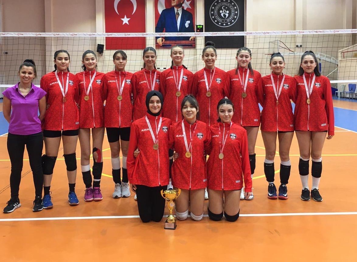 KAYSERİ’DE SON DÖNEMDE VOLEYBOLA YAPTIĞI YATIRIMLAR İLE DİKKAT ÇEKEN KAYSERİ