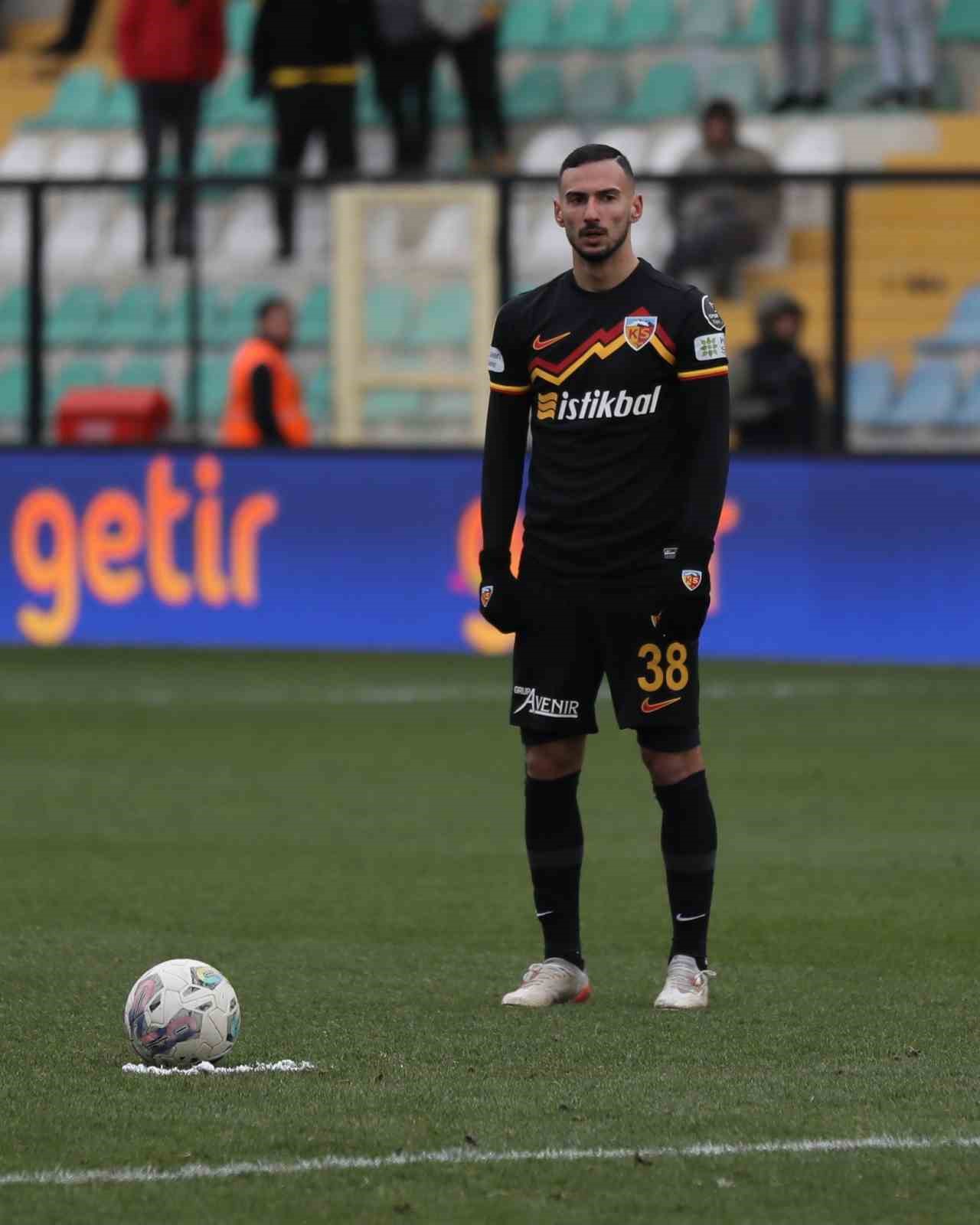 UYUŞMAZLIK ÇÖZÜM KURULU; KAYSERİSPOR'U HAKSIZ, ONUR BULUT'U HAKLI BULDU. SARI