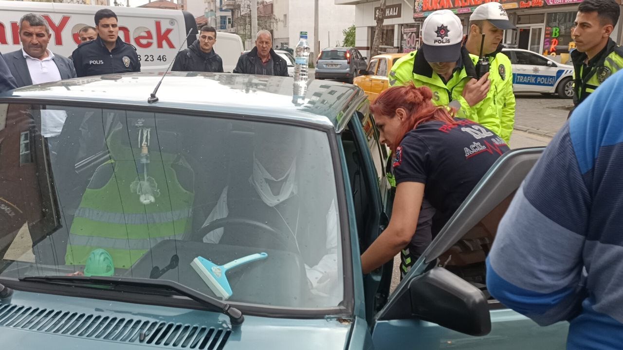 BOLU’DA AKŞAMÜZERİ SAATLERİNDE 71 YAŞINDAKİ SÜRÜCÜ OTOMOBİLİYLE SEYİR HALİNDE GİDERKEN
