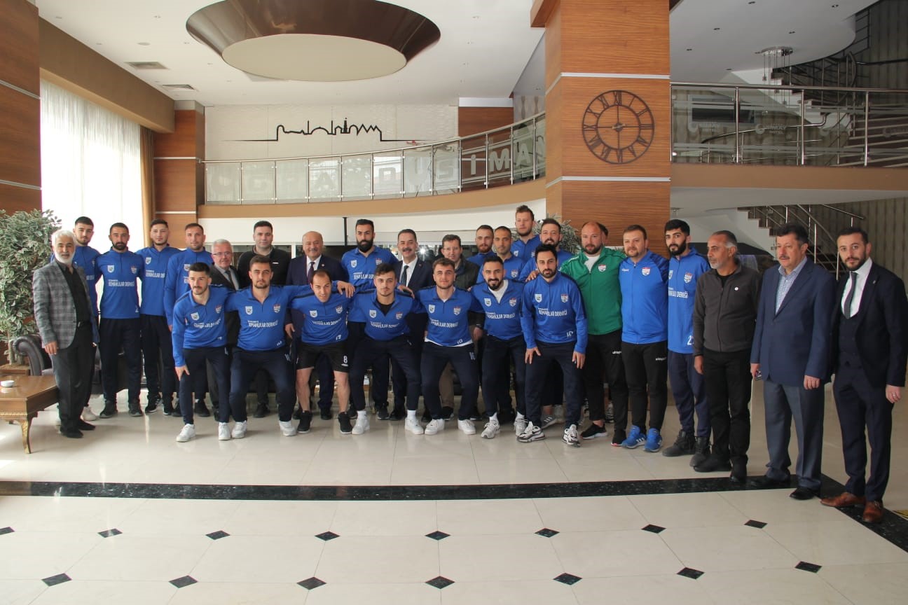 KEMAHSPOR BAL LİGİNE YÜKSELDİ