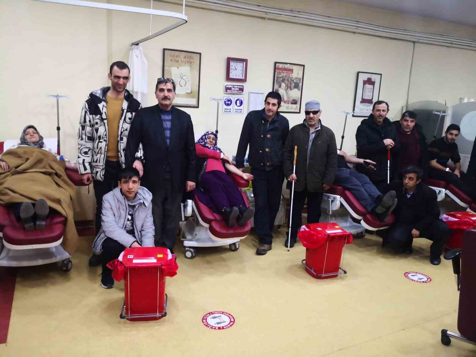 ERZURUM KENT KONSEYİ ENGELLİ MECLİSİ ÜYELERİ KIZILAY’A KAN BAĞIŞINDA BULUNDU.