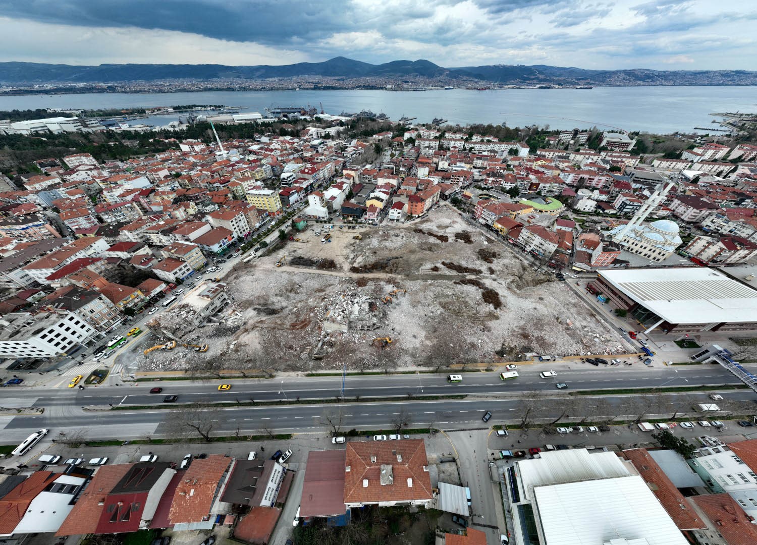 KENTSEL DÖNÜŞÜM PROJELERİNE AĞIRLIK VEREN KOCAELİ BÜYÜKŞEHİR BELEDİYESİ, 5 İLÇEDE