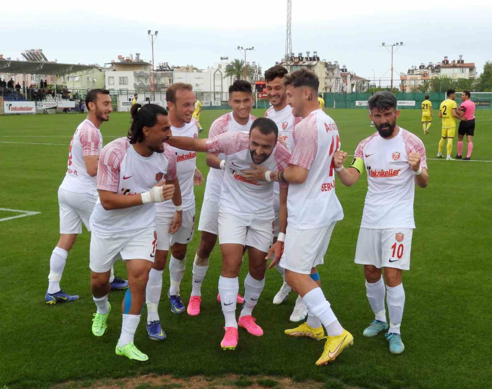 TÜRKİYE 3.LİG 3.GRUP’TAKİ KEPEZSPOR, MUŞSPOR'U 3-1 YENEREK LİDER AKSARAY BELEDİYESPOR'UN