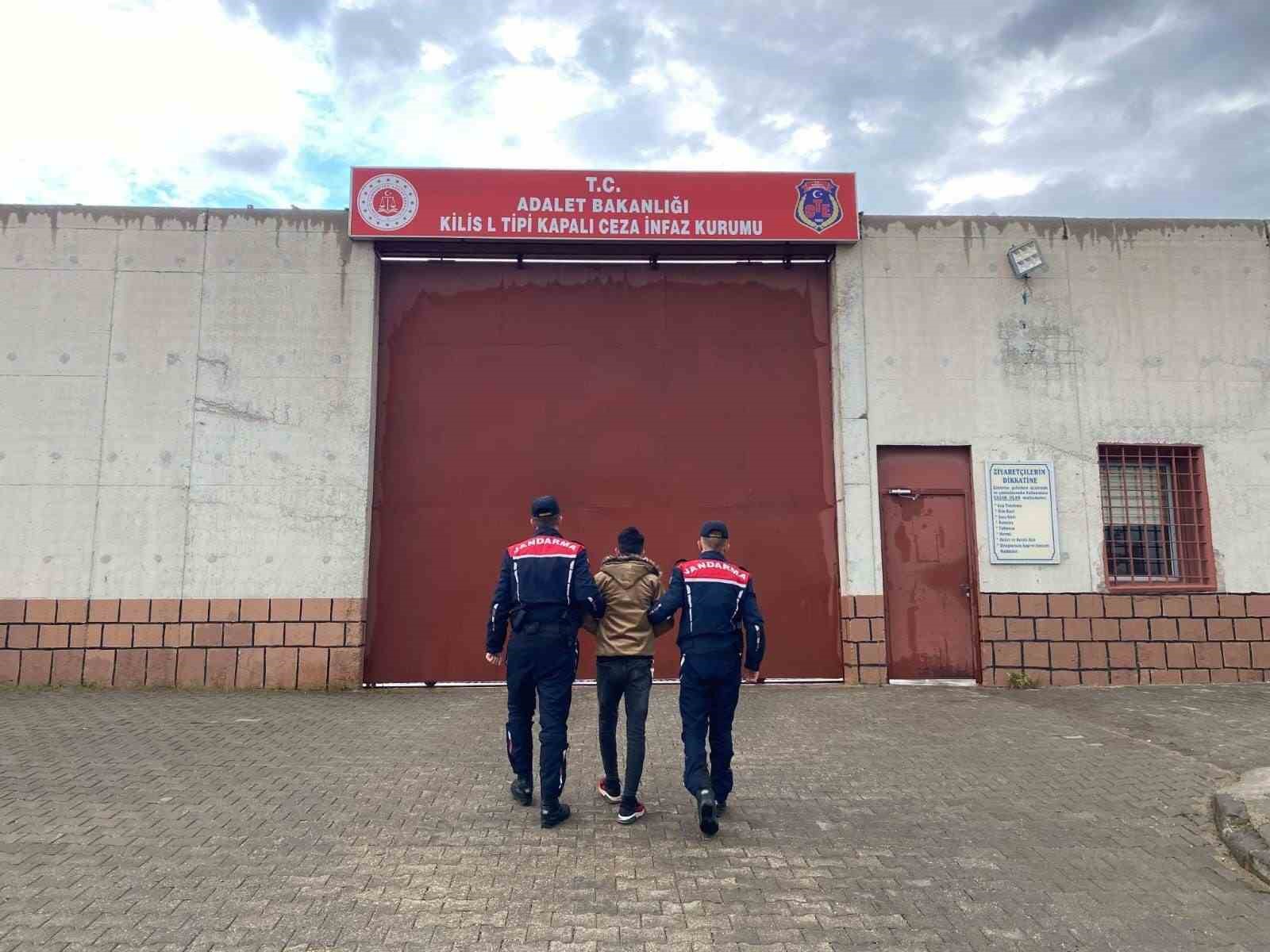 KİLİS’TE KESİNLEŞMİŞ HAPİS CEZASI OLARAK ARANAN 1 ZANLI YAKALANDI.