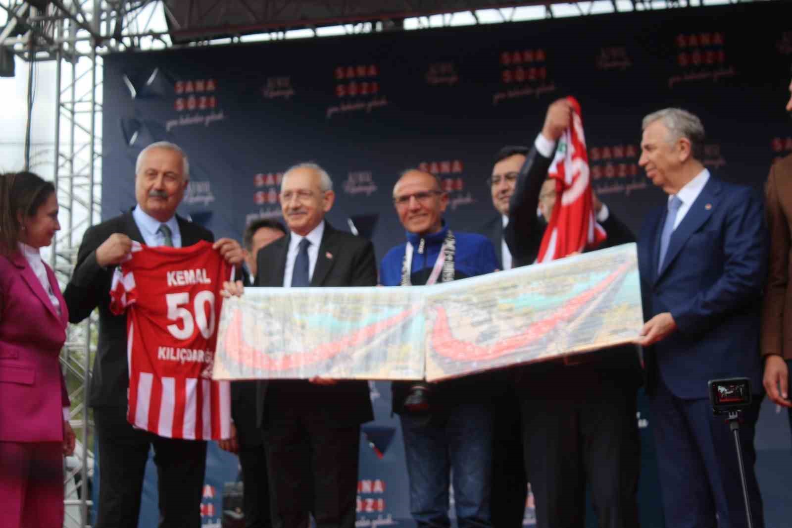 CHP GENEL BAŞKANI VE MİLLET İTTİFAKI'NIN CUMHURBAŞKANI ADAYI KEMAL KILIÇDAROĞLU