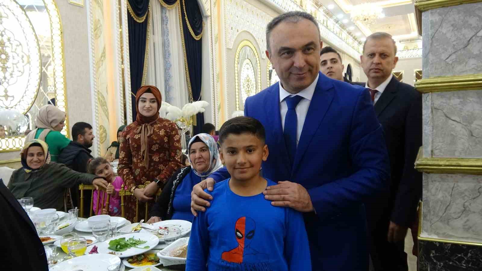 KİLİS VALİSİ RECEP SOYTÜRK, GAZİ VE ŞEHİT AİLELERİ İLE İFTARDA