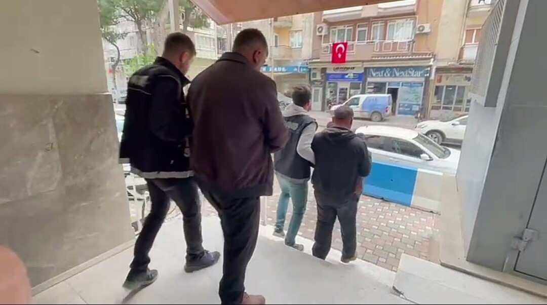 İZMİR’İN KİRAZ İLÇESİNDE ÖDEMİŞ NARKOTİK GRUP AMİRLİĞİ EKİPLERİ TARAFINDAN DRONE