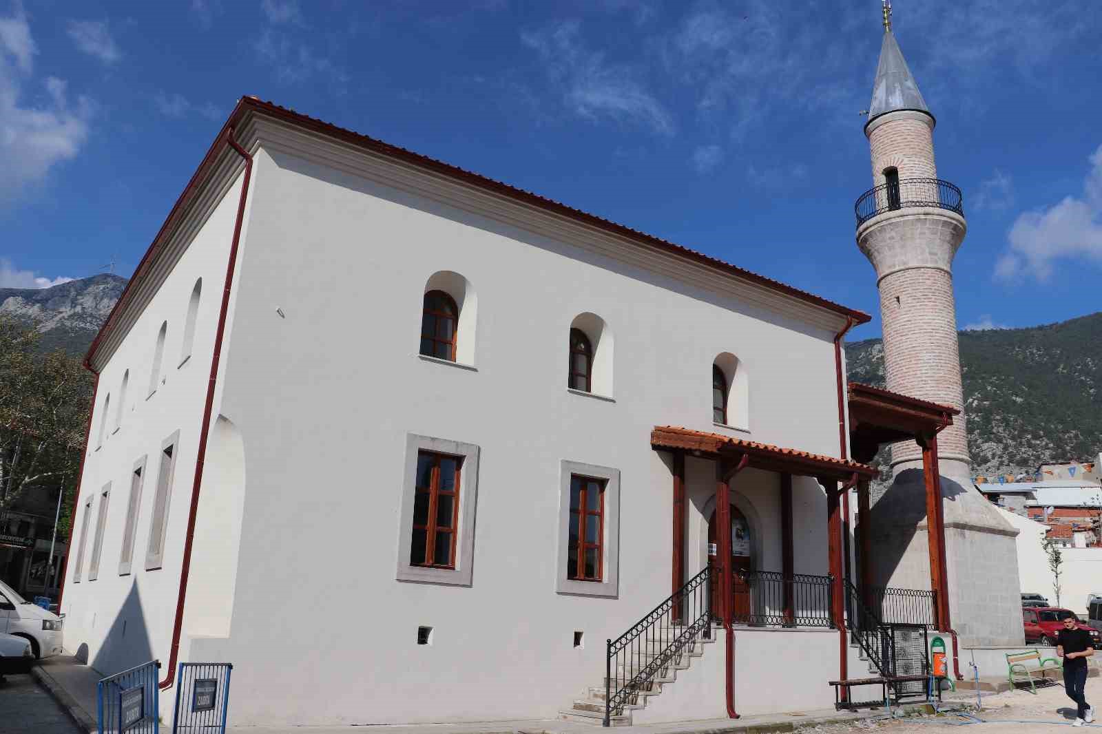 RESTORASYONU KÜLTÜR VE TURİZM BAKANLIĞI VAKIFLAR GENEL MÜDÜRLÜĞÜ'NE BAĞLI İZMİR