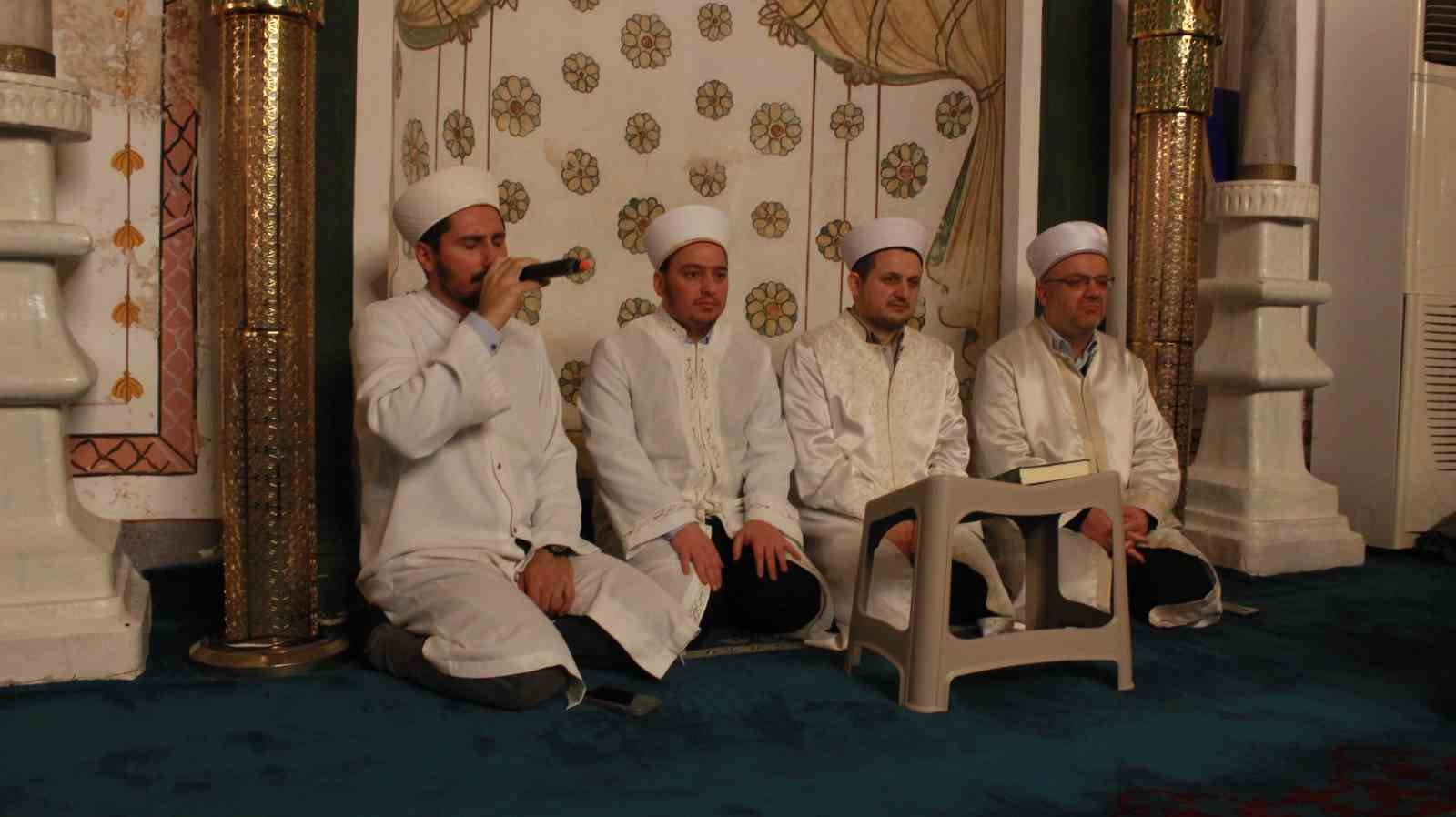 KIRKLARELİ’NDE KADİR GECESİ NAMAZ VE DUALAR İLE İDRAK EDİLDİ