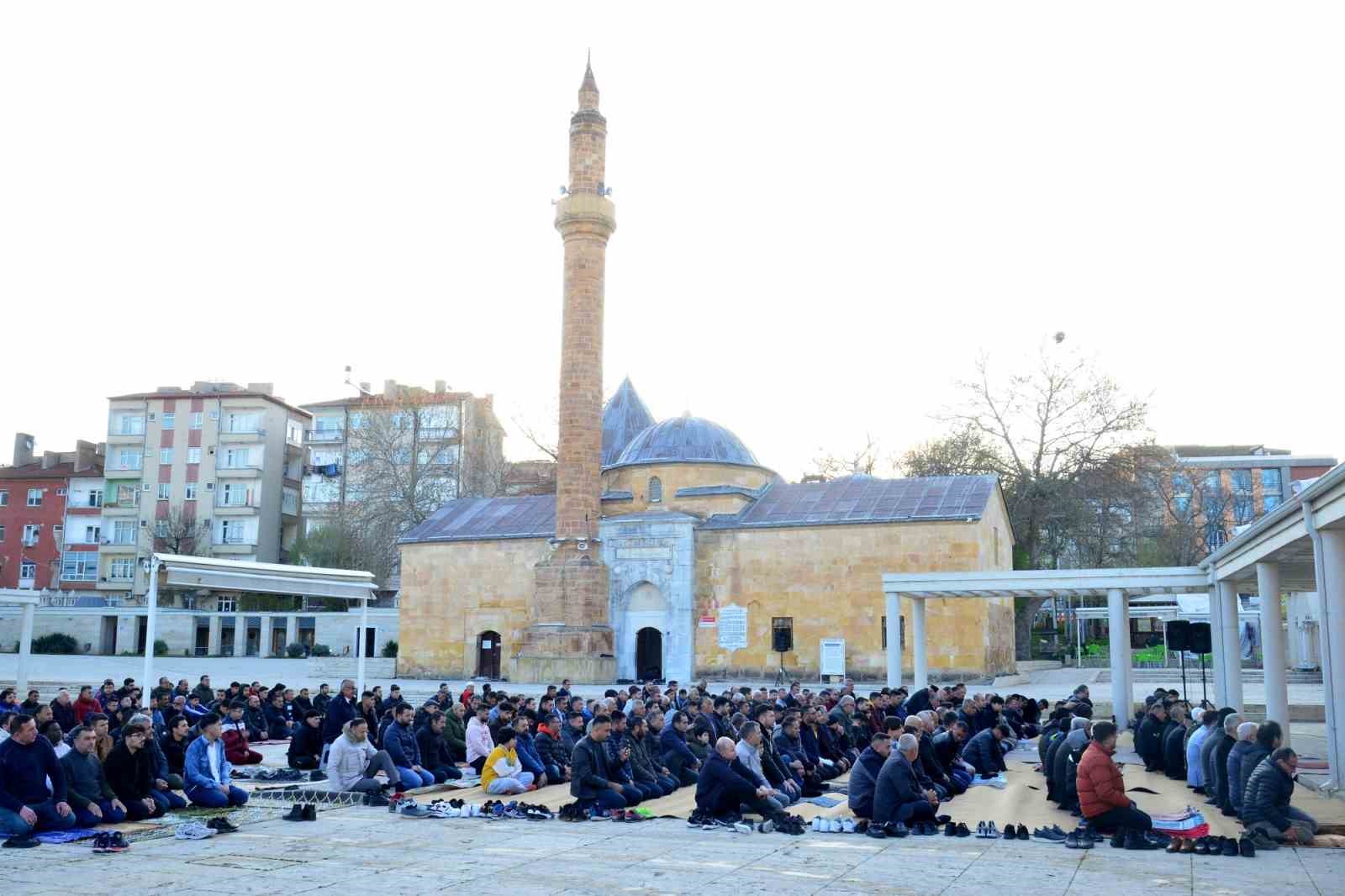 KIRŞEHİR'DE RAMAZAN BAYRAMI COŞKUSU AHİ EVRAN KÜLLİYESİNDE YAŞANDI